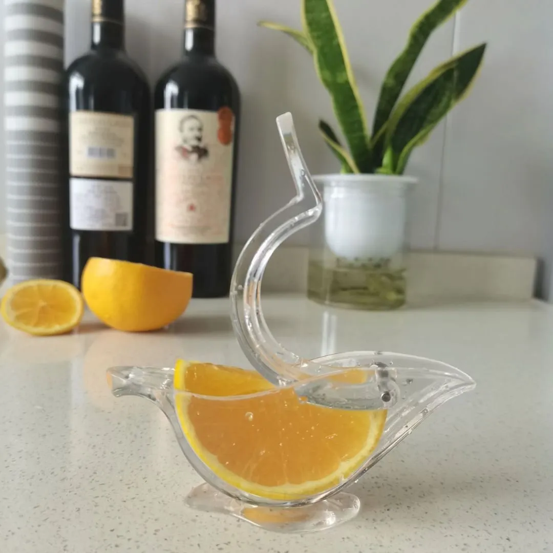 Geekmonkey Tiny Bird Lemon Squeezer | Gifts for Mom | Kitchen Utilities