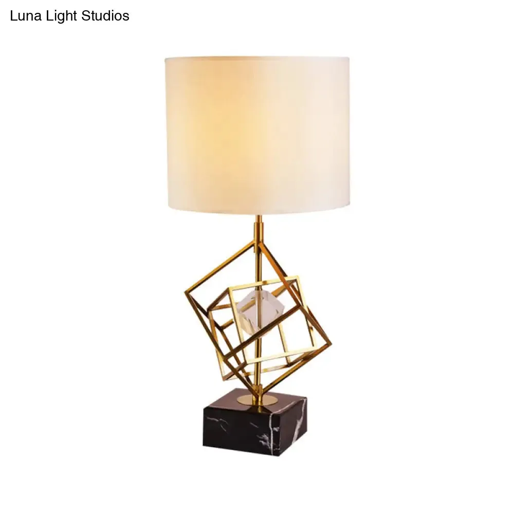 Interlocked Cube Table Lamp: Modern Metal 1-Light Night Light with Brass and Black Accents