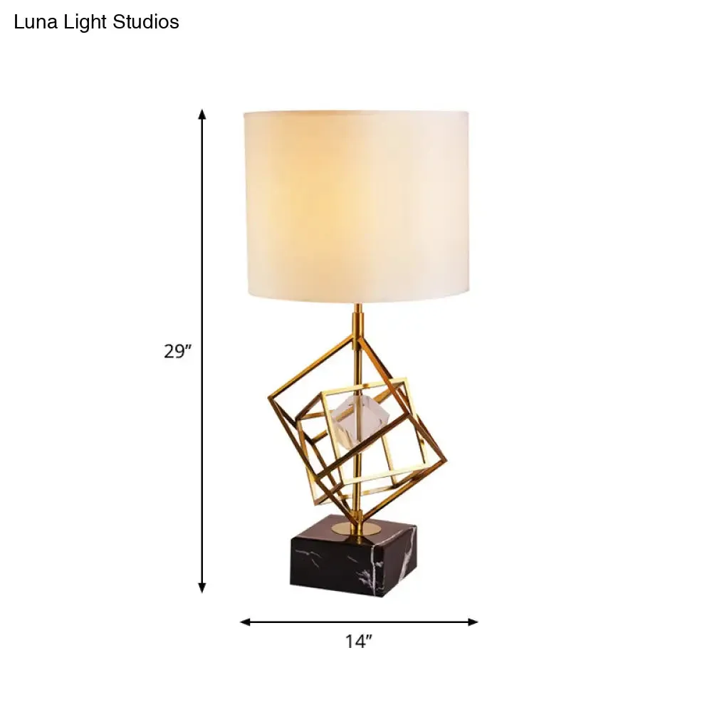 Interlocked Cube Table Lamp: Modern Metal 1-Light Night Light with Brass and Black Accents