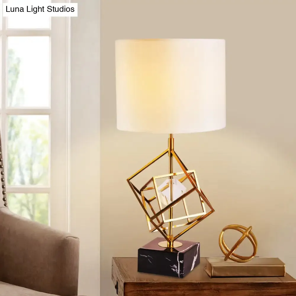 Interlocked Cube Table Lamp: Modern Metal 1-Light Night Light with Brass and Black Accents