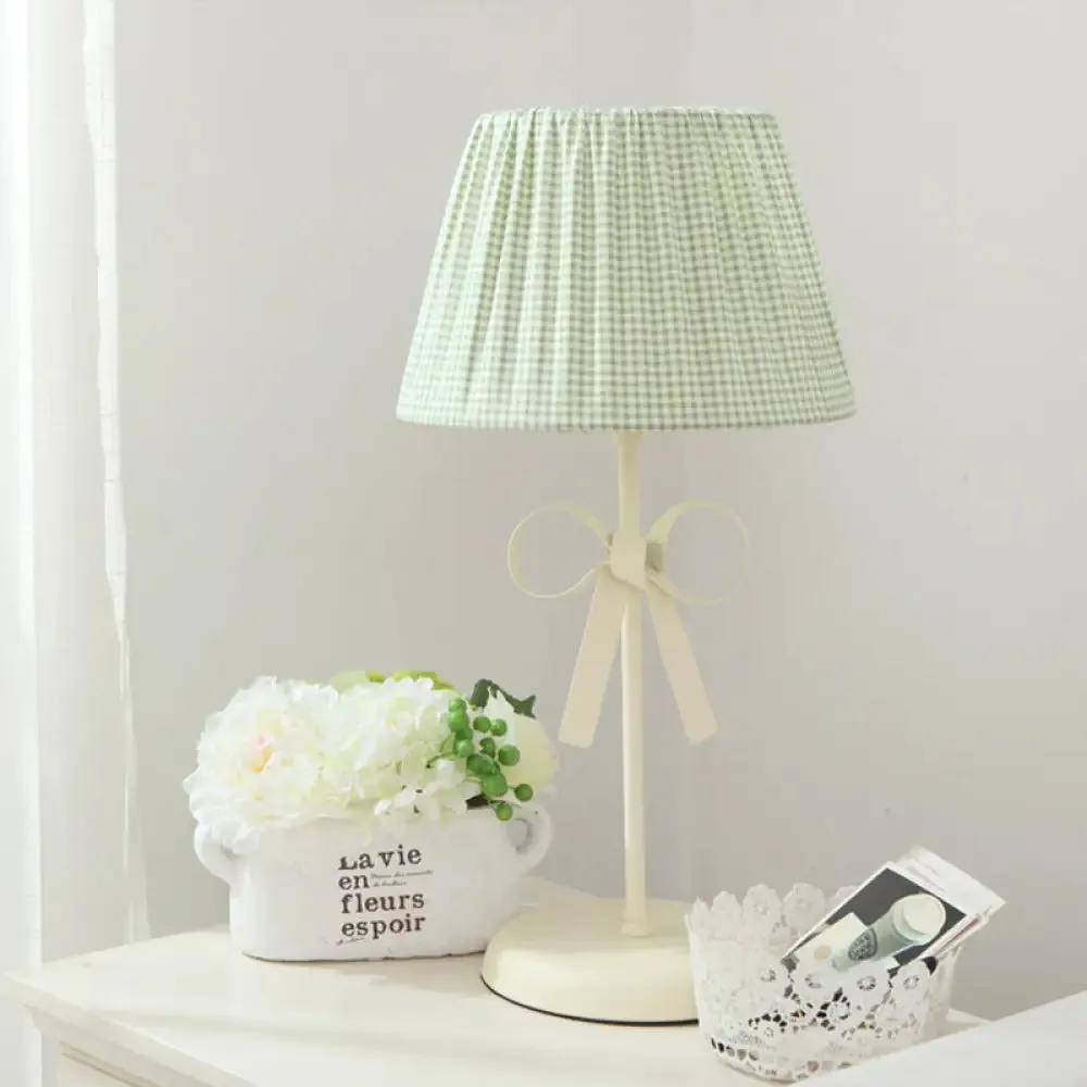 Macaron Loft Plaid Reading Light for Child Bedroom - Desk Lamp with Bow Accent