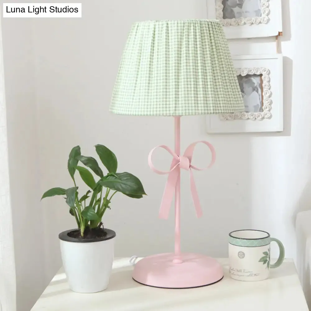 Macaron Loft Plaid Reading Light for Child Bedroom - Desk Lamp with Bow Accent