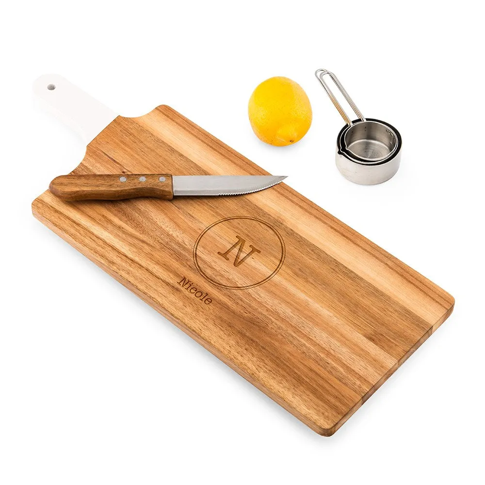 PERSONALIZED WOODEN CUTTING & SERVING BOARD WITH WHITE HANDLE  -  CIRCLE MONOGRAM