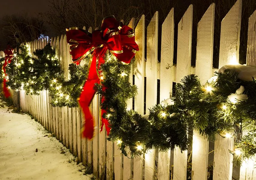 Pre-Lit Christmas Garland with LED Lights and Timer Function