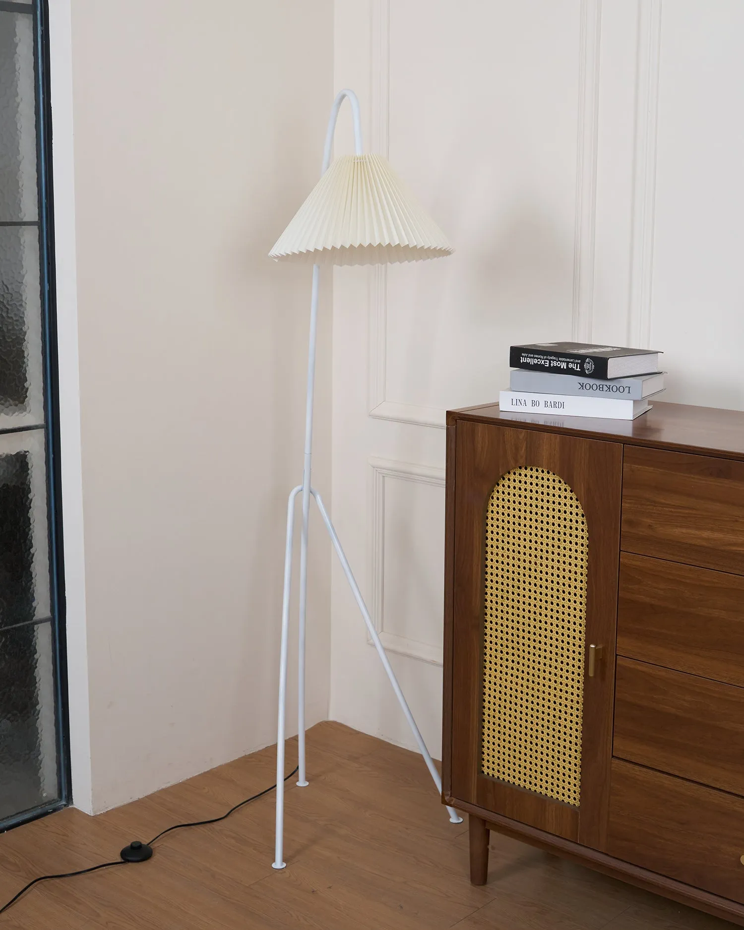 Tove Pleated Floor Lamp 61″