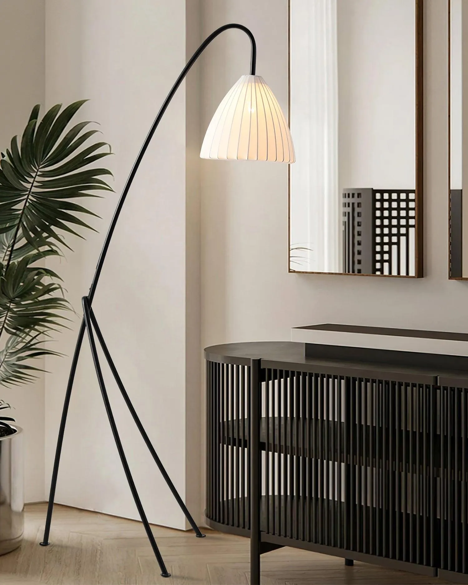 Tove Pleated Floor Lamp 61″