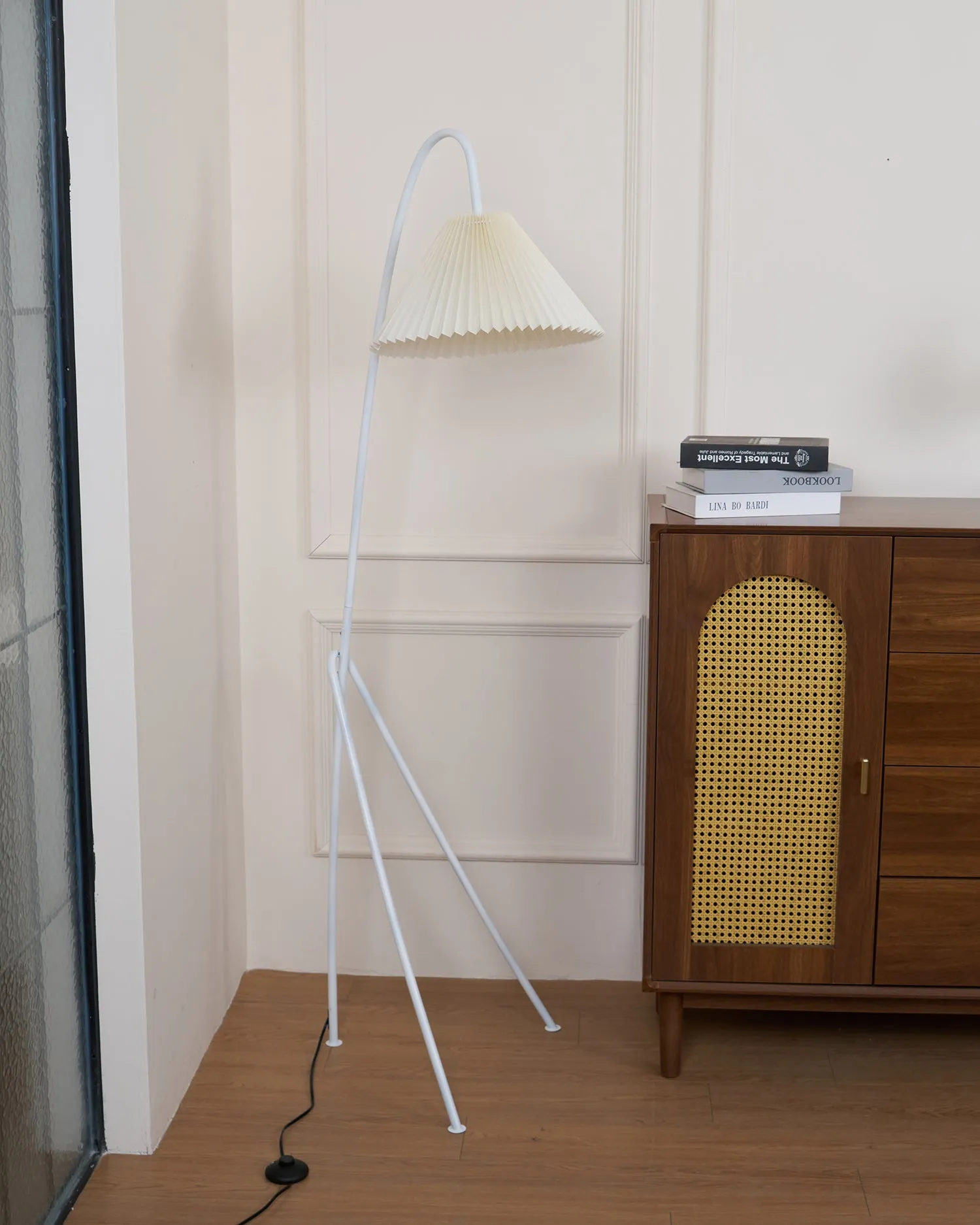 Tove Pleated Floor Lamp 61″